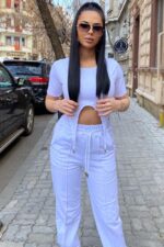 Compleu din bumbac format din bluza scurta in colturi si pantalon Hilta Alb - imagine 2