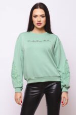 Bluza Verde cu scris negru si dantela maneci Rodica
