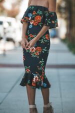 Rochie Midi cu umerii goi Mavis Neagra cu flori multicolore