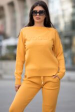 Compleu Tricotat format din pantalon si bluza cu imprimeu 3D Vogue Adelinda Mustar - imagine 2