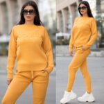 Compleu Tricotat format din pantalon si bluza cu imprimeu 3D Vogue Adelinda Mustar - imagine 4