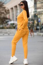 Compleu Tricotat format din pantalon si bluza cu imprimeu 3D Vogue Adelinda Mustar - imagine 3