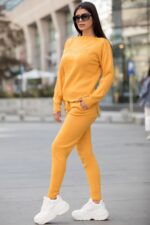Compleu Tricotat format din pantalon si bluza cu imprimeu 3D Vogue Adelinda Mustar