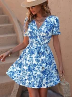 Rochie Scurta Martisa Alba cu Print Floral Albastru si Cordon - imagine 3