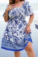 Rochie Scurta Amiga Alba cu flori Bleu - Marimi Mari