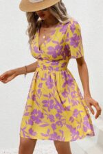 Rochie Scurta Anibas Galbena cu Flori Mov
