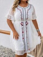 Rochie Scurta Irona Alba cu Broderie - Marimi Mari - imagine 4