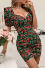 Rochie Scurta Siano Neagra cu Flori Rosii