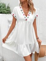 Rochie Scurta Aerino Alba cu Flori Brodate