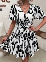 Rochie Scurta Marlina Alba cu Print Negru