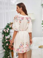 Rochie Scurta Micola Bej cu Print Floral - imagine 2