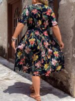 Rochie Midi Lissa Neagra cu Flori Multicolore - Marimi Mari - imagine 3