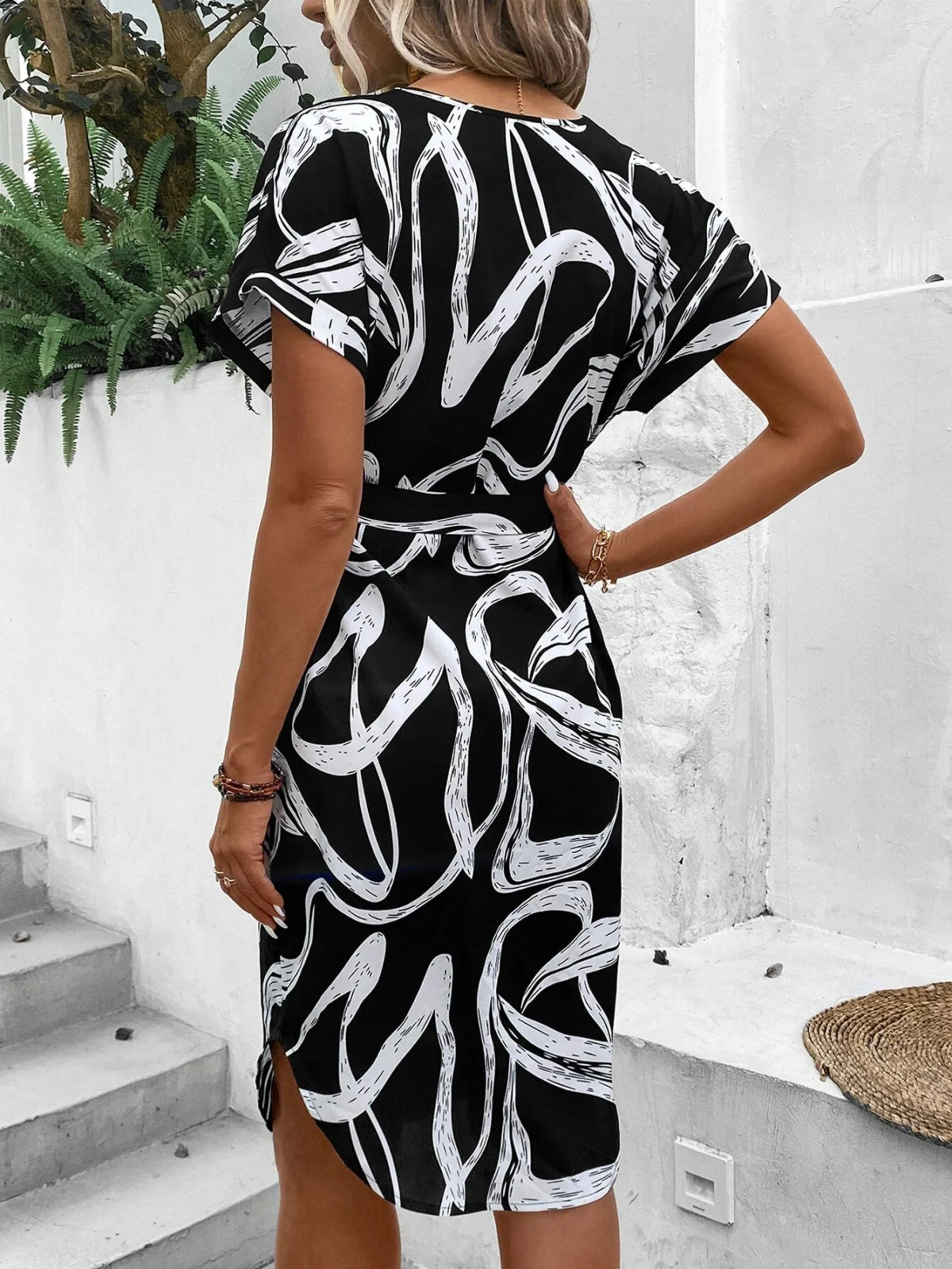 Rochie Scurta cu Cordon Melita Neagra cu Print Geometric - imagine 2