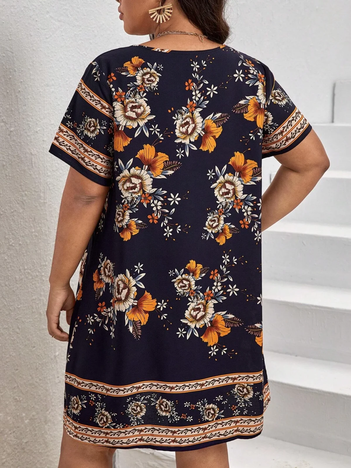 Rochie Scurta Cameo Bleumarin - Marimi Mari - imagine 2