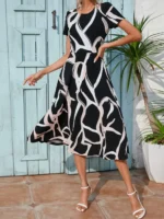 Rochie Midi Oleta Neagra cu Print Alb - imagine 4