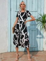 Rochie Midi Oleta Neagra cu Print Alb - imagine 3