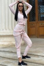 Compleu format din bluza cu fermoar si pantaloni cu bretele Marita Roz Pudra