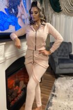 Compleu format din bluza cu fermoar si pantaloni cu bretele Marita Roz Pudra - imagine 5
