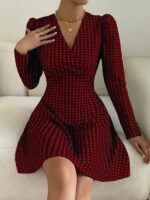 Rochie Scurta Rigmor Rosie cu Print Geometric - imagine 5