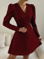 Rochie Scurta Rigmor Rosie cu Print Geometric - imagine 4
