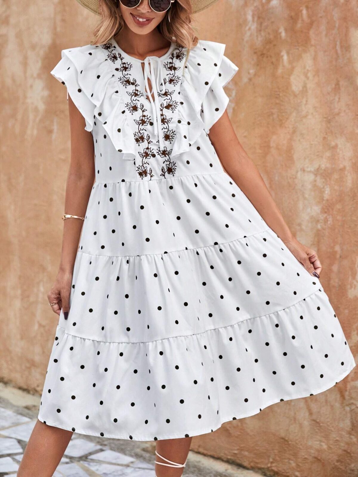 Rochie Scurta Imelda Alba Cu Buline Negre - imagine 1