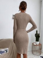 Rochie Scurta Maceira Crem Cu Nasturi Si Cordon - imagine 2
