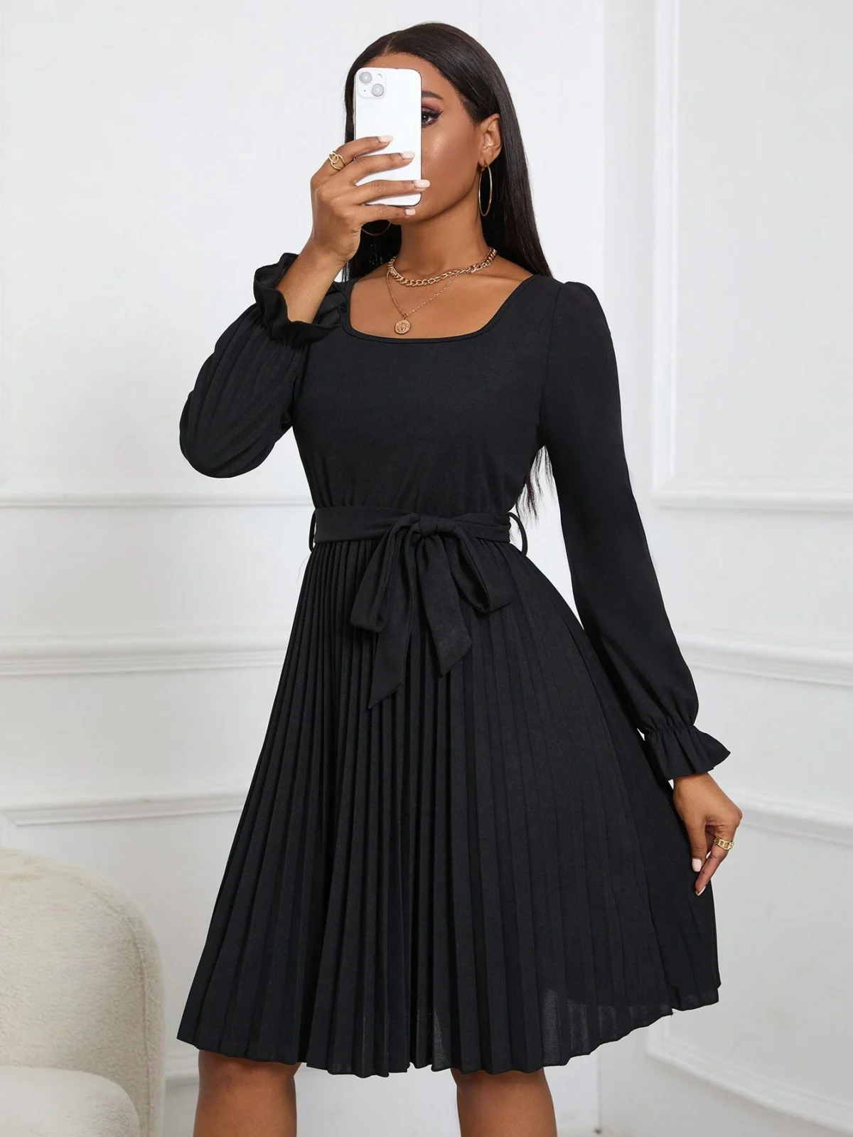Rochie Scurta Basha Neagra Cu Pliuri Si Cordon - imagine 3