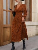 Rochie Midi Narcisa Maro Cu Imprimeu Dalmatian Negru Si Maneci Bufante - imagine 3