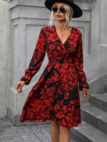 Rochie Scurta Isamara Neagra Cu Model Floral Rosu - imagine 3