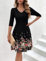 Rochie Scurta Zinnia Neagra Cu Model Floral - imagine 5