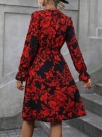 Rochie Scurta Isamara Neagra Cu Model Floral Rosu - imagine 2