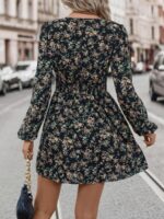 Rochie Scurta Vladina Neagra Cu Model Floral - imagine 2