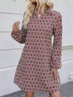 Rochie Scurta Eboni Neagra Cu Imprimeu Geometric Multicolor - imagine 3