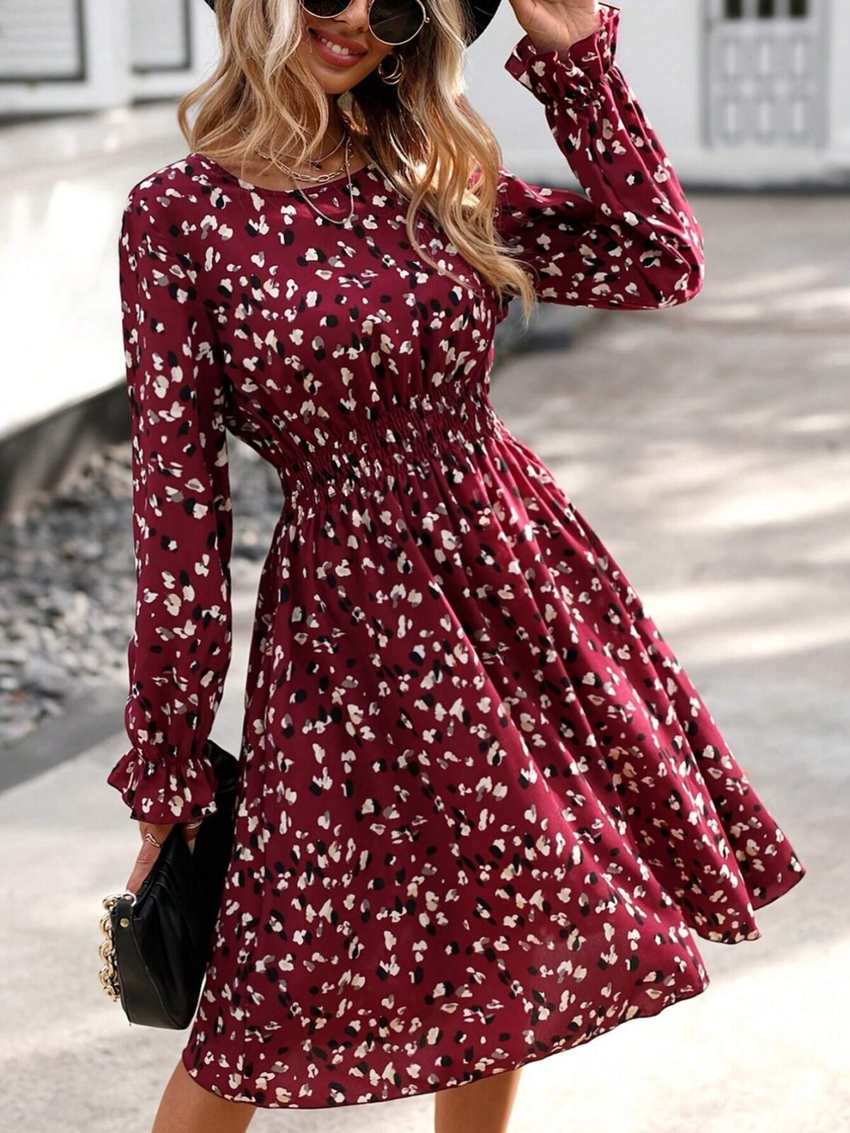 Rochie Scurta Rozy Grena Inflorata - imagine 1