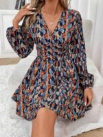 Rochie Scurta Iselin Albastra Cu Model Cu Frunze Multicolore - imagine 3