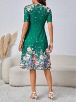 Rochie Midi Zimalia Verde Cu Model Floral - imagine 2
