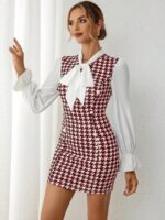 Rochie Scurta Morana Alba Cu Imprimeu Geometric Grena Si Funda