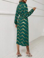 Rochie Lunga Clarisse Verde Cu Imprimeu Geometric Auriu - imagine 2