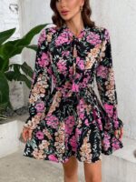 Rochie Scurta Odelia Neagra Cu Model Floral Roz