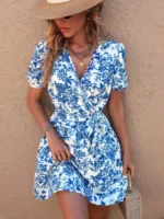 Rochie Scurta Ianuria Alba Cu Model Floral Albastru - imagine 4