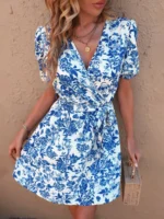 Rochie Scurta Ianuria Alba Cu Model Floral Albastru - imagine 5