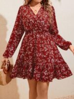 Rochie Scurta Malma Rosie Cu Model Floral Alb - Marimi Mari - imagine 4