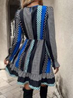 Rochie Scurta Nervisa Albastra Cu Imprimeu Geometric Multicolor - imagine 2