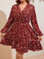 Rochie Scurta Malma Rosie Cu Model Floral Alb - Marimi Mari