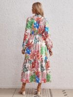 Rochie Lunga Chira Alba Cu Model Cu Frunze Multicolore - imagine 2