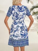 Rochie Scurta Chantale Alba Cu Model Floral Albastru - imagine 2