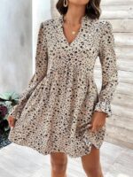 Rochie Scurta Moschi Bej Cu Model Floral Negru - imagine 3