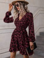 Rochie Scurta Regan Grena Cu Imprimeu Leopard Negru Si Cordon