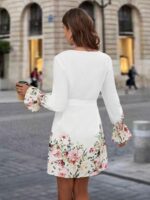 Rochie Scurta Cleva Alba Cu Model Floral Si Cordon - imagine 2