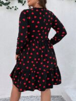 Rochie Scurta Varna Neagra Cu Inimioare Rosii - Marimi Mari - imagine 2